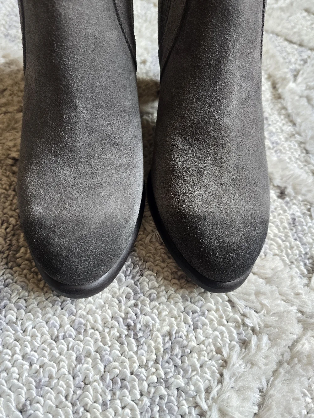 UGG Cobie II Chelsea Booties Size 8.5 Gray Suede Block Heel